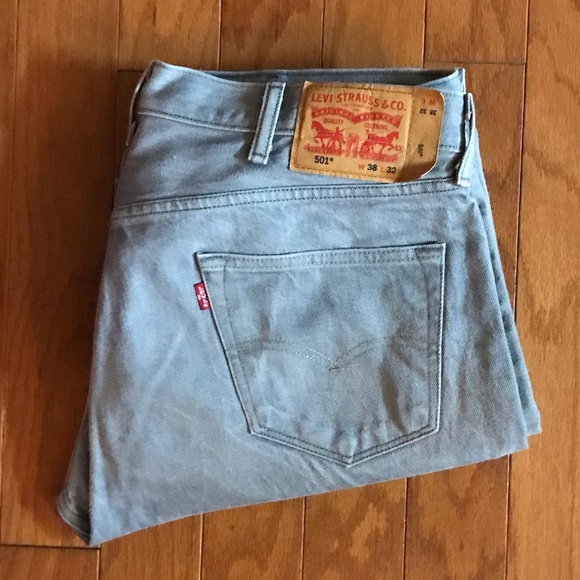 Men’s Faded Light Blue 501 Button 🪰Levi’s Jeans! - Picture 7 of 11
